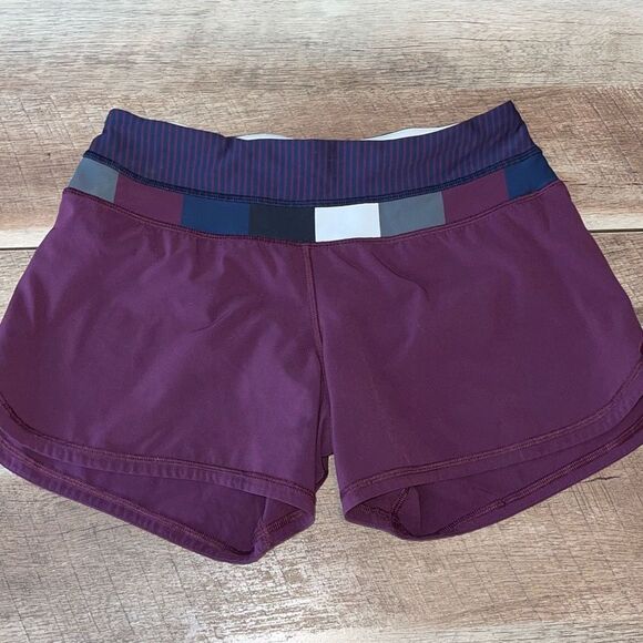 Lululemon Shorts Womens Lululemon Groovy Run Shorts in Plum Lined Size 4 - Picture 3 of 8